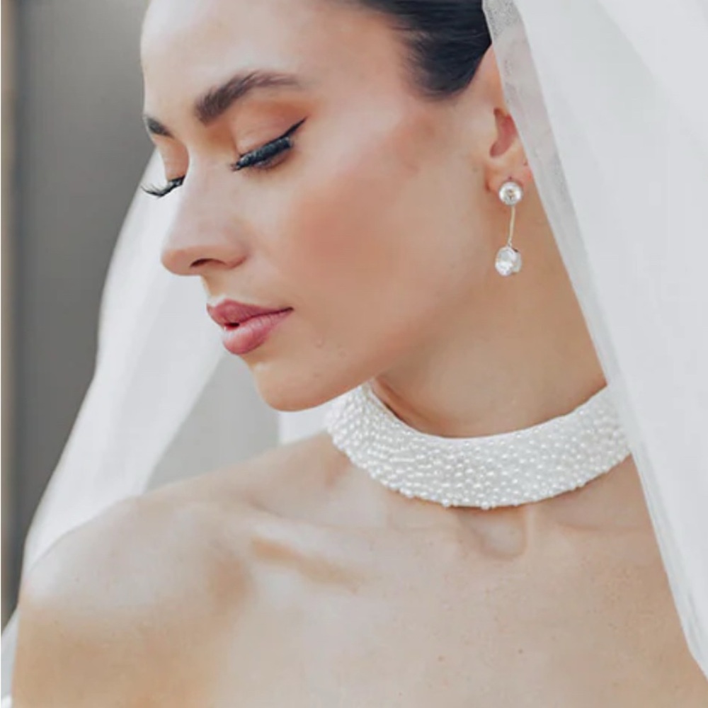 UNTAMED PETALS BY AMANDA JUDGE White Pearl Beaded Choker Necklace